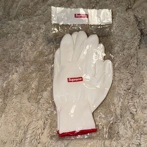 Supreme White Rubberized Gloves